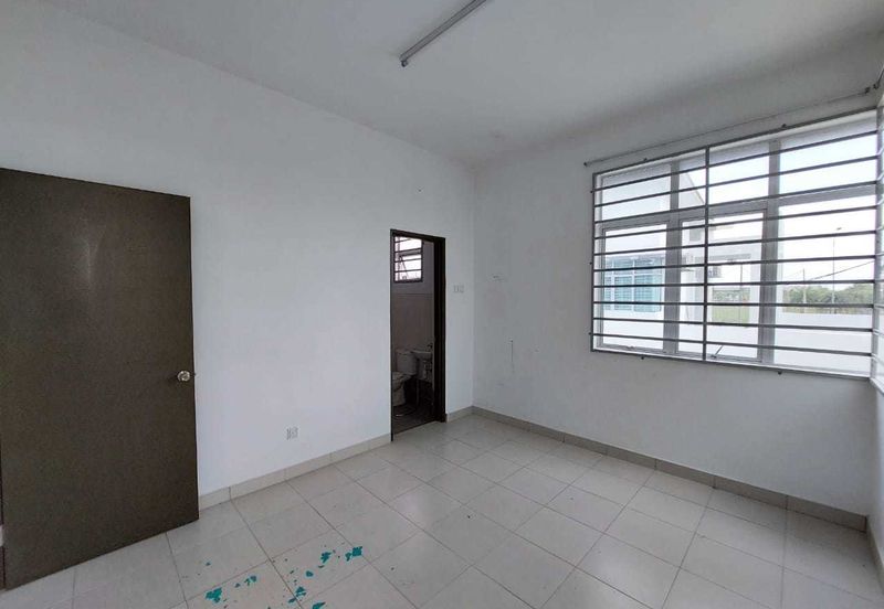 END LOT WITH EXTRA LAND, Double Storey Terrace House, Cherry 1 @ Bandar Hillpark, Puncak Alam - FACING OPEN