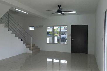 END LOT, Double Storey Terrace House @ Rentak Perdana, Puncak Alam, Selangor - Non Bumi Lot