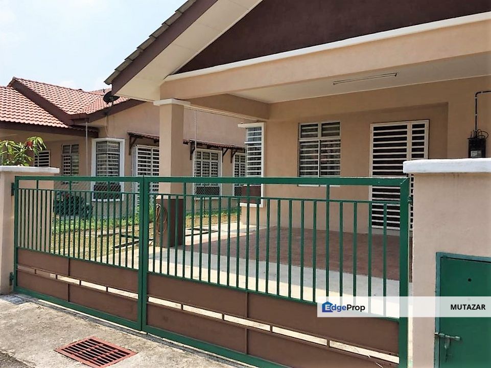 PRICE REDUCED! SINGLE STOREY SEMI-D @ TAMAN INTAN BAIDURI, SALAK TINGGI, SEPANG - HUGE EXTRA LAND, Selangor, Sepang