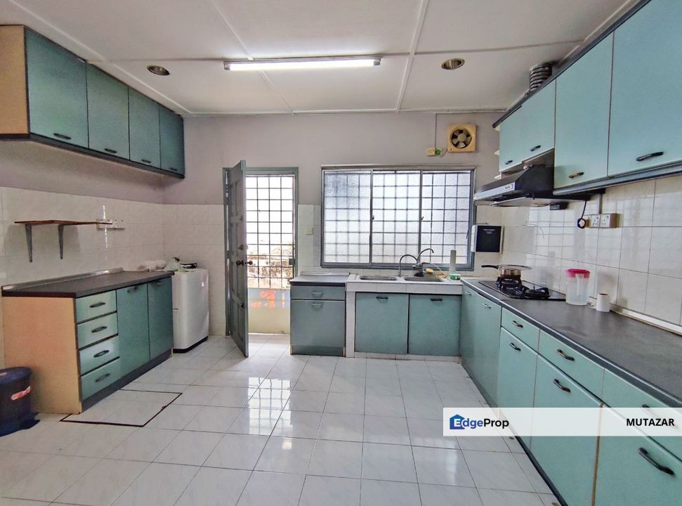 FREEHOLD, DOUBLE STOREY TERRACE HOUSE @ TAMAN BUNGA NEGARA SEC 27 SHAH ALAM - Renovated & Extended, Selangor, Shah Alam