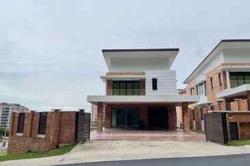 COMPLETED EXCLUSIVE BUNGALOW @ BANDAR SUNGAI LONG, CHERAS - Free SPA Legal Fee & Loan Agreement Fee