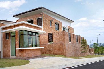 COMPLETED EXCLUSIVE BUNGALOW @ BANDAR SUNGAI LONG, CHERAS - Free SPA Legal Fee & Loan Agreement Fee