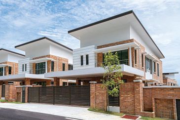 COMPLETED EXCLUSIVE BUNGALOW @ BANDAR SUNGAI LONG, CHERAS - Free SPA Legal Fee & Loan Agreement Fee