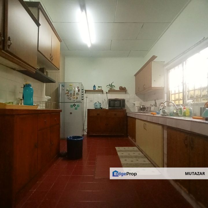 FREEHOLD, REDUCED PRICE! Double Storey Terrace House @ SS 4D Kelana Jaya - Renovated Kitchen & Mini Garden FOR SALE, Selangor, Petaling Jaya