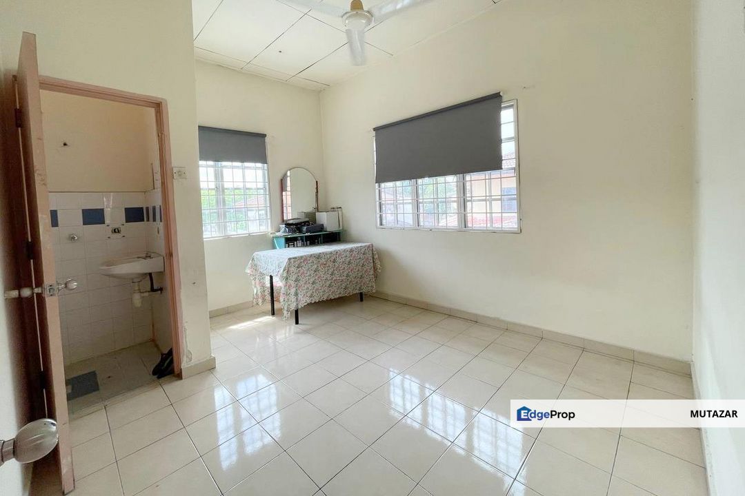END LOT, Double Storey Terrace House @ Jalan Cecawi, Seksyen 6 Kota Damansara - Huge Extra Land , Selangor, Kota Damansara