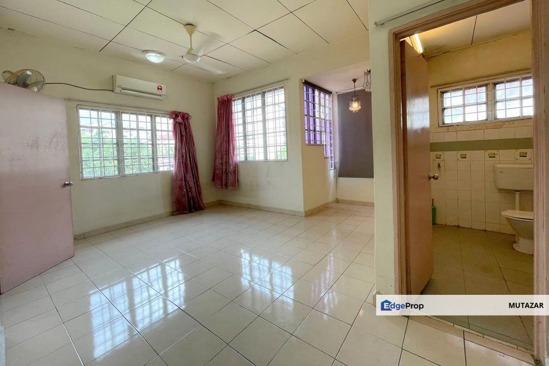 END LOT, Double Storey Terrace House @ Jalan Cecawi, Seksyen 6 Kota Damansara - Huge Extra Land , Selangor, Kota Damansara