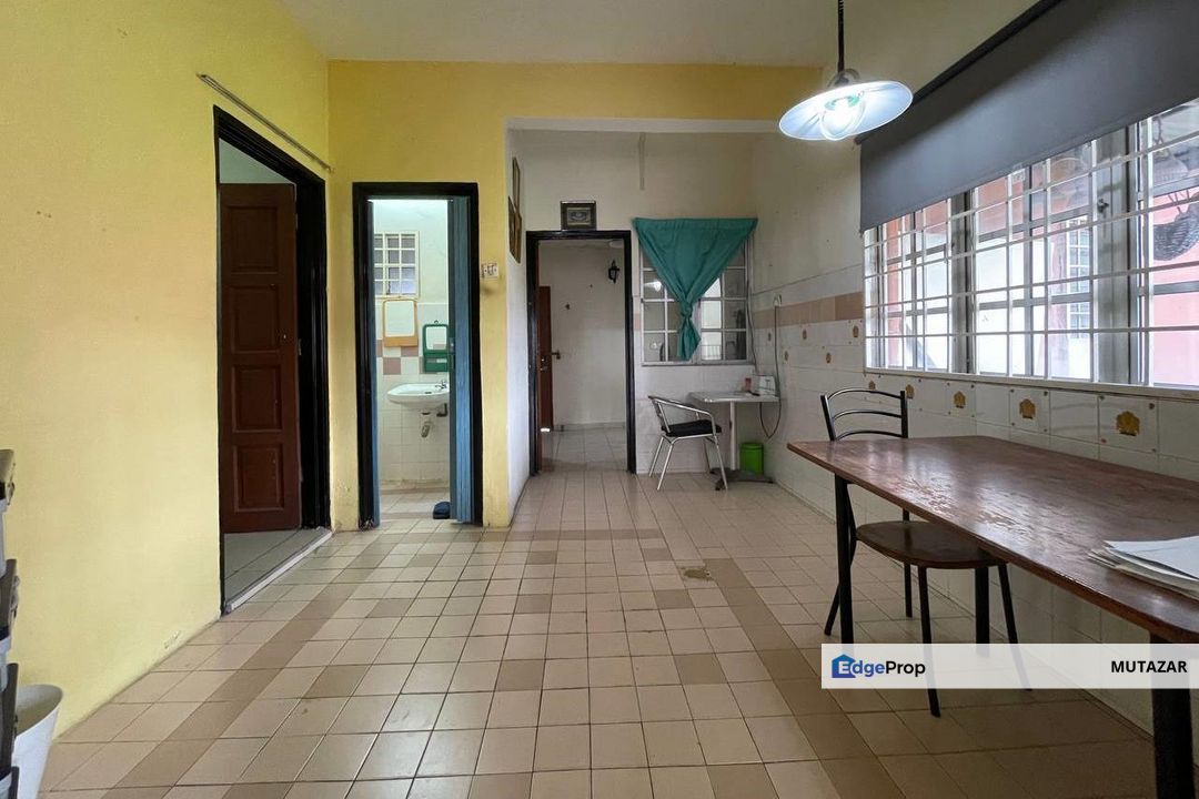 END LOT, Double Storey Terrace House @ Jalan Cecawi, Seksyen 6 Kota Damansara - Huge Extra Land , Selangor, Kota Damansara
