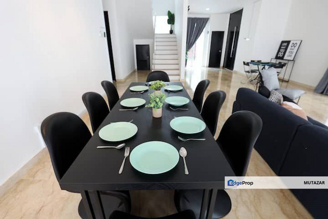 FREEHOLD, 3-Storey Bungalow @ Taman Desa Ros, Kajang - Fully Furnished & Renovated with Swimming Pool  , Selangor, Kajang