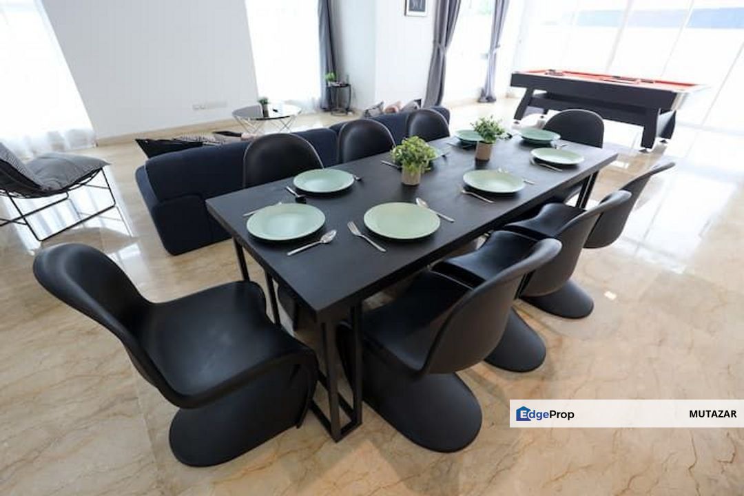 FREEHOLD, 3-Storey Bungalow @ Taman Desa Ros, Kajang - Fully Furnished & Renovated with Swimming Pool  , Selangor, Kajang