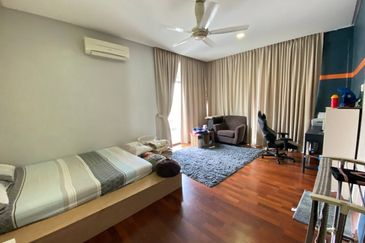 Bandar Tun Hussein Onn