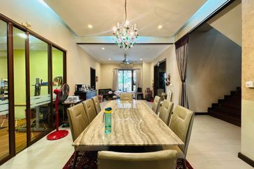 HUGE CORNER LOT, Double Storey Superlink Terrace @ Bukit Jelutong, Shah Alam - FACING OPEN