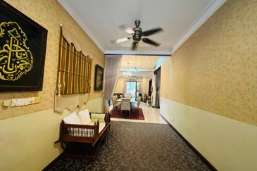 HUGE CORNER LOT, Double Storey Superlink Terrace @ Bukit Jelutong, Shah Alam - FACING OPEN