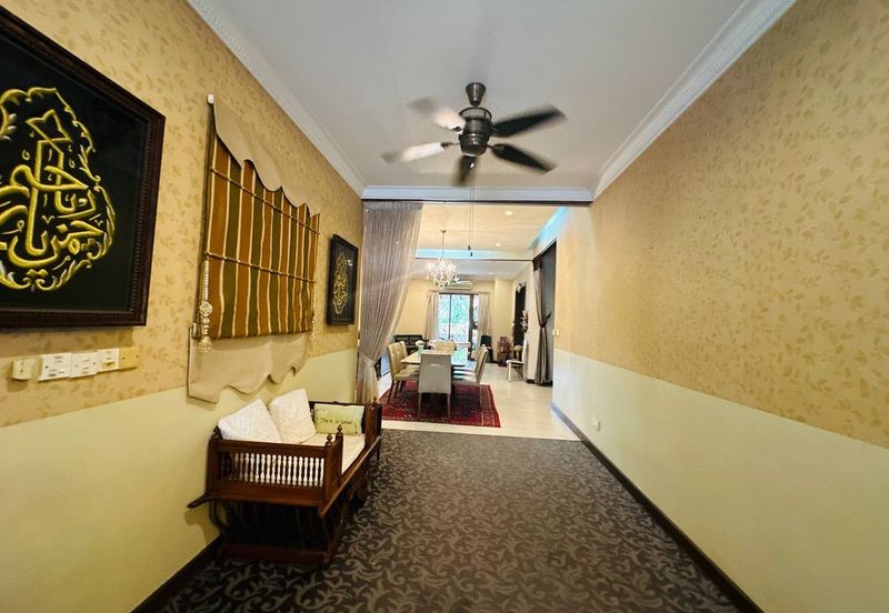 HUGE CORNER LOT, Double Storey Superlink Terrace @ Bukit Jelutong, Shah Alam - FACING OPEN