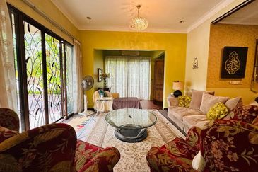 HUGE CORNER LOT, Double Storey Superlink Terrace @ Bukit Jelutong, Shah Alam - FACING OPEN