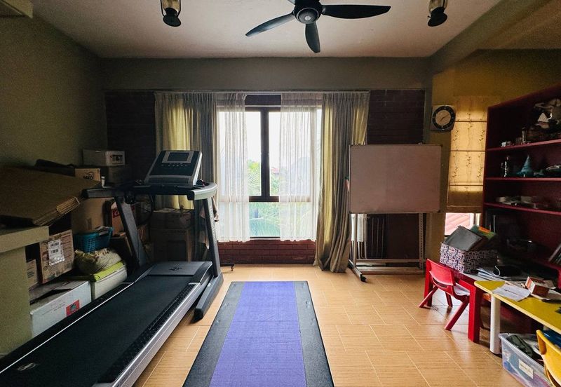 HUGE CORNER LOT, Double Storey Superlink Terrace @ Bukit Jelutong, Shah Alam - FACING OPEN