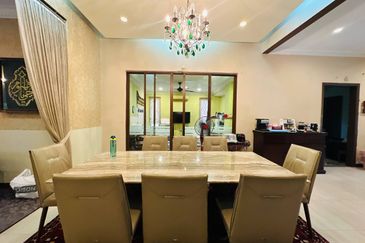 HUGE CORNER LOT, Double Storey Superlink Terrace @ Bukit Jelutong, Shah Alam - FACING OPEN