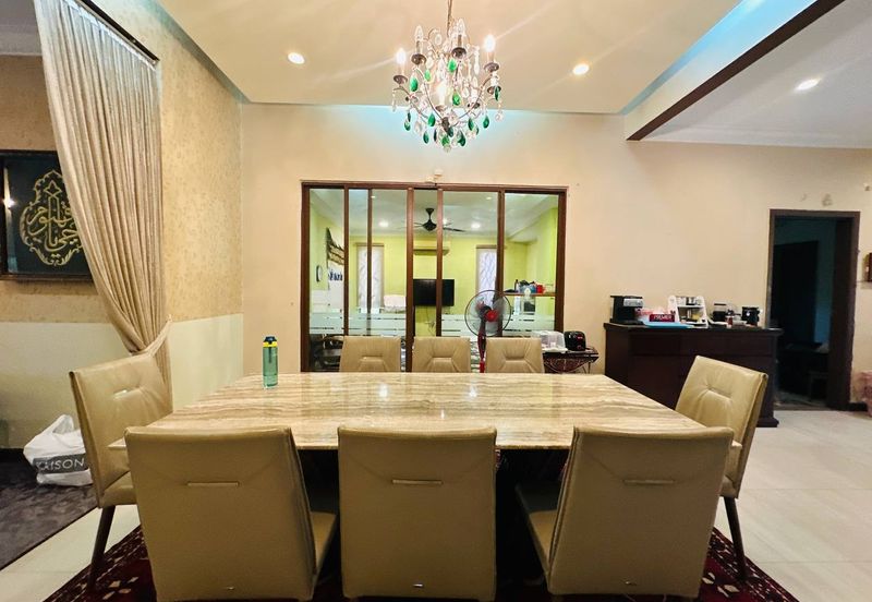 HUGE CORNER LOT, Double Storey Superlink Terrace @ Bukit Jelutong, Shah Alam - FACING OPEN