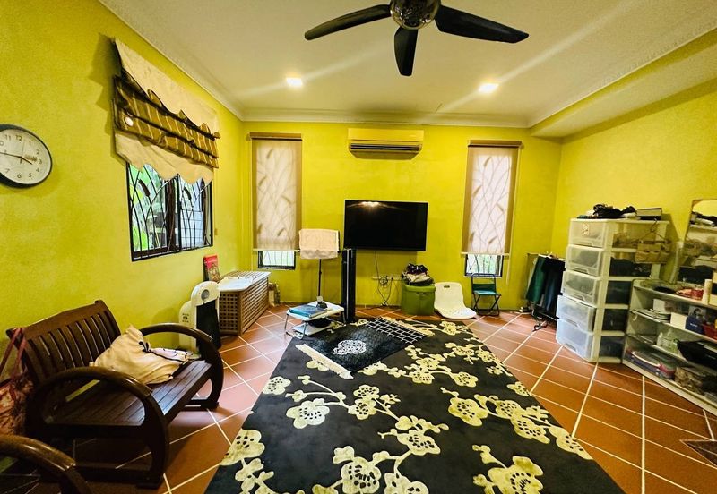 HUGE CORNER LOT, Double Storey Superlink Terrace @ Bukit Jelutong, Shah Alam - FACING OPEN