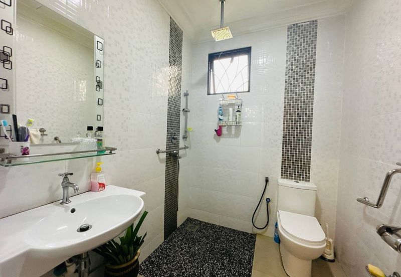 HUGE CORNER LOT, Double Storey Superlink Terrace @ Bukit Jelutong, Shah Alam - FACING OPEN