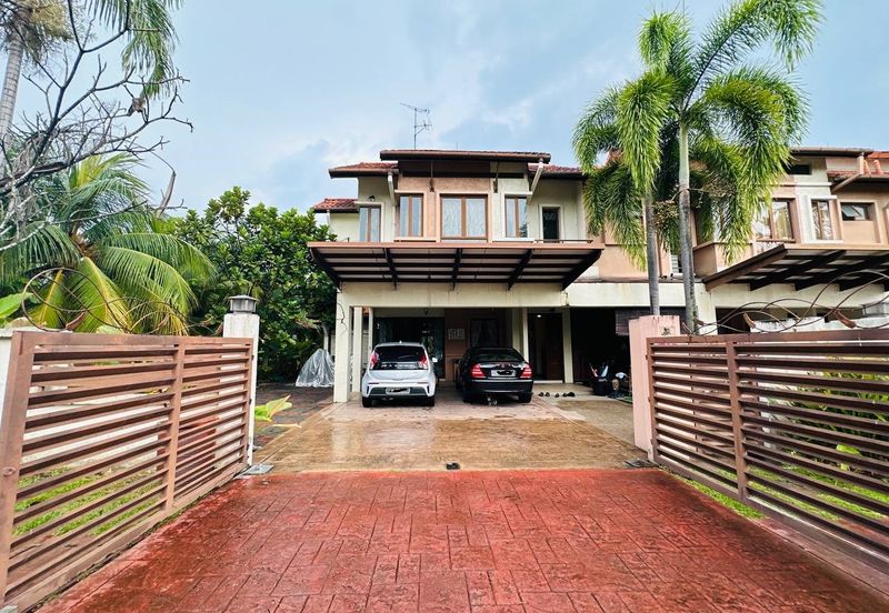 HUGE CORNER LOT, Double Storey Superlink Terrace @ Bukit Jelutong, Shah Alam - FACING OPEN