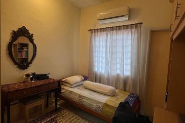 PRICE REDUCED!!! - Double Storey Terrace House @ Jalan Serambi U8, Bukit Jelutong,  Shah Alam