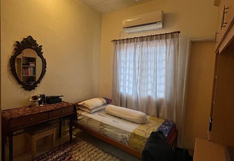 PRICE REDUCED!!! - Double Storey Terrace House @ Jalan Serambi U8, Bukit Jelutong,  Shah Alam