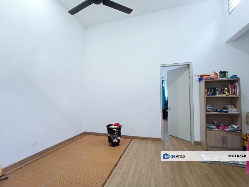 FREEHOLD, Double Storey Terrace House @ Laman Bakawali, Kota Seriemas, Nilai - Rumah Cantik, Negeri Sembilan, Seremban