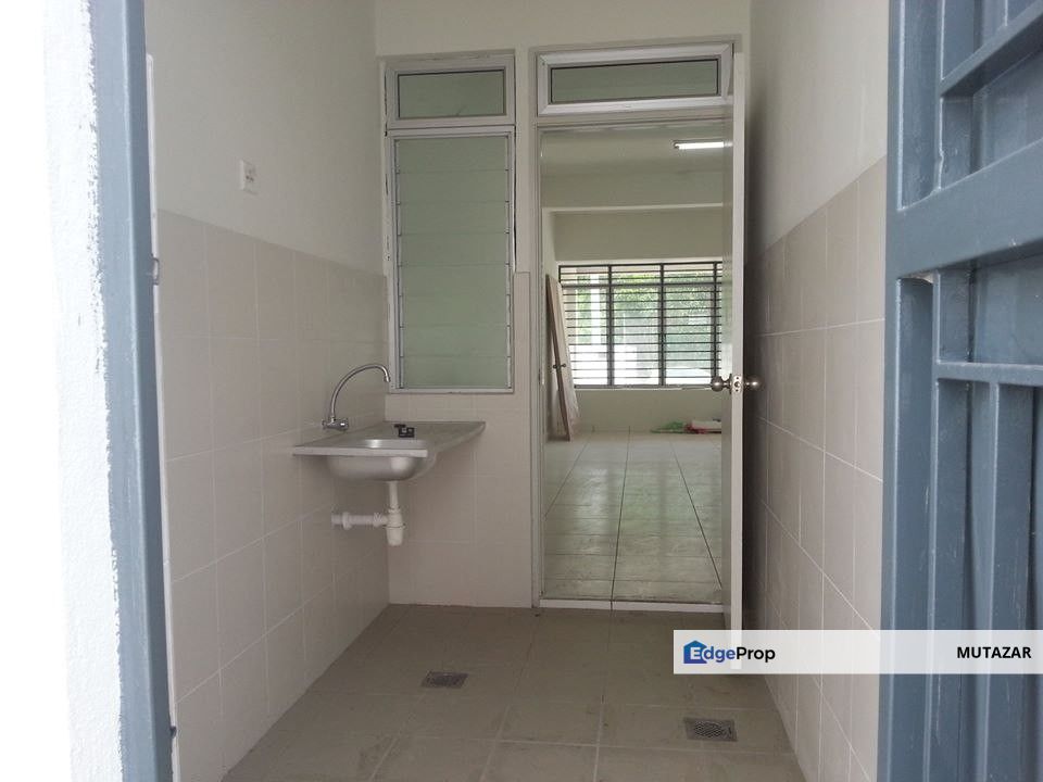 FREEHOLD, Double Storey Terrace House, Camellia Residence @ Semenyih - Large Built Up Area With Balcony, Selangor, Semenyih