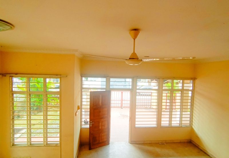 FREEHOLD,  DOUBLE STOREY SEMI-D @ Bandar Sri Damansara, Kuala Lumpur - Extra Land At Side