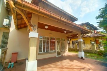 FREEHOLD,  DOUBLE STOREY SEMI-D @ Bandar Sri Damansara, Kuala Lumpur - Extra Land At Side