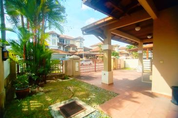 FREEHOLD,  DOUBLE STOREY SEMI-D @ Bandar Sri Damansara, Kuala Lumpur - Extra Land At Side
