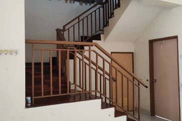 FREEHOLD END LOT, Double Storey Terrace House @ Presint 11, Putrajaya - Extra Land at Side