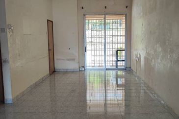 FREEHOLD END LOT, Double Storey Terrace House @ Presint 11, Putrajaya - Extra Land at Side