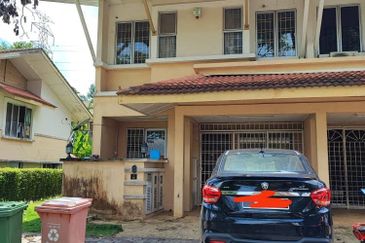 FREEHOLD END LOT, Double Storey Terrace House @ Presint 11, Putrajaya - Extra Land at Side