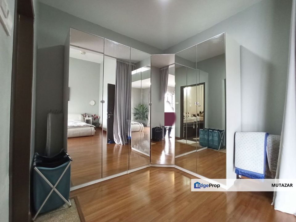 FREEHOLD, Double Storey Superlink @ Laman Cempaka Suria, Kota Seriemas, Nilai - Renovated, Negeri Sembilan, Nilai