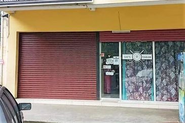Lot Kedai @ Taman Impian Warisan, Batu 18,  Hulu Langat - Ada Penyewa 