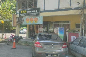 Lot Kedai @ Taman Impian Warisan, Batu 18,  Hulu Langat - Ada Penyewa 