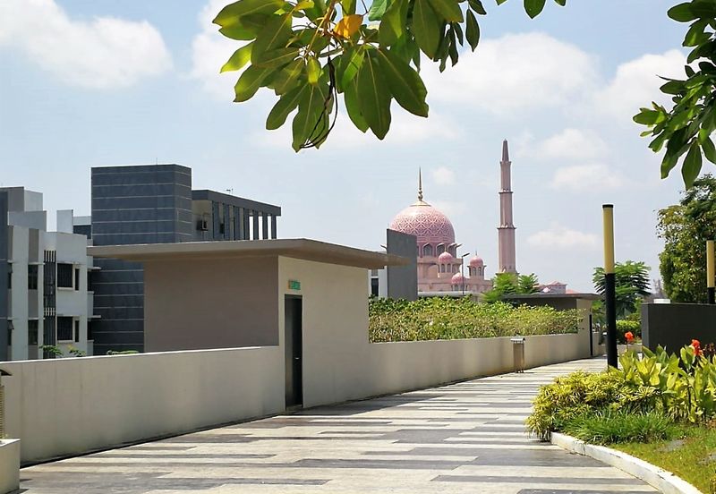 Aura Residence @ Precint 8