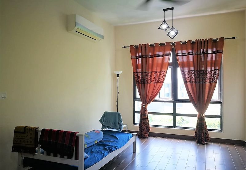 Aura Residence @ Precint 8