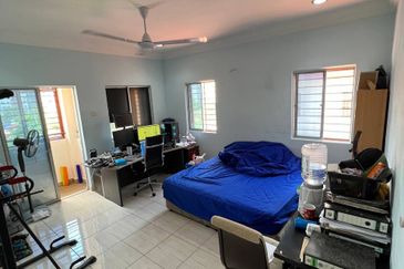 Taman Pinggiran Putra