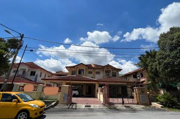 Taman Pinggiran Putra