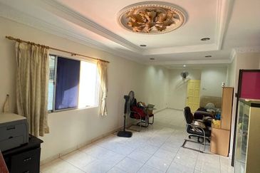 Taman Pinggiran Putra