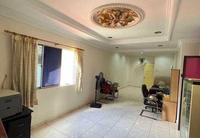 Taman Pinggiran Putra