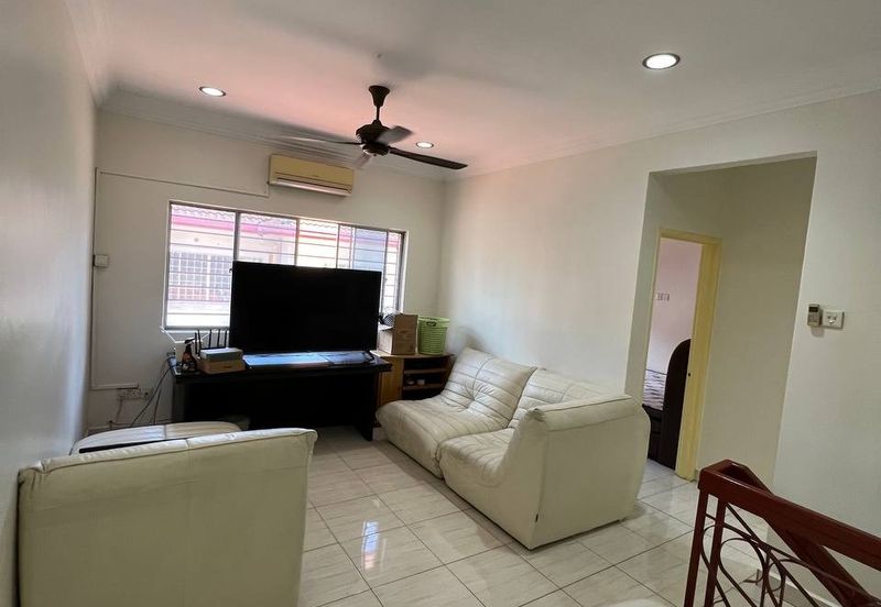 Taman Pinggiran Putra