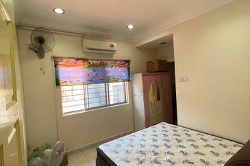 Taman Pinggiran Putra