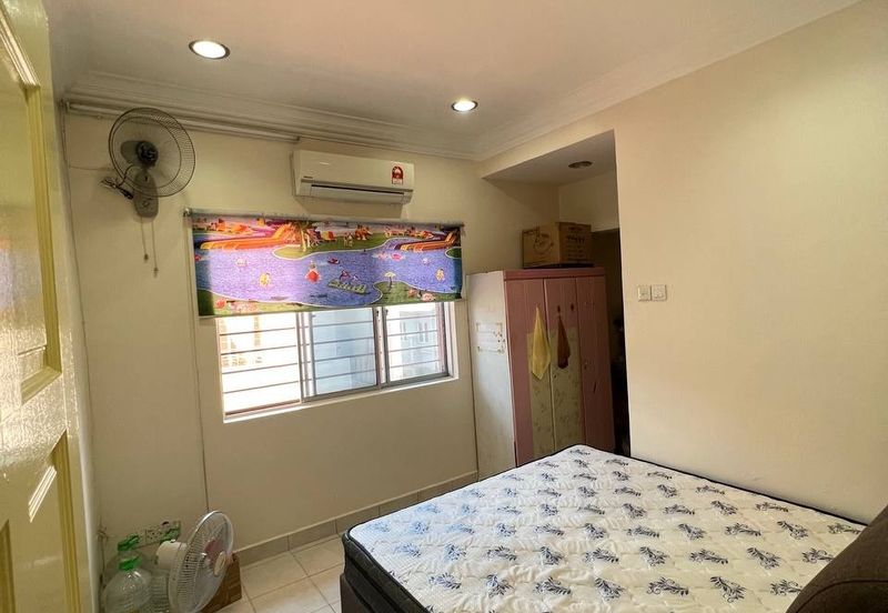 Taman Pinggiran Putra