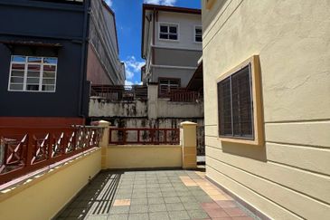 Taman Pinggiran Putra