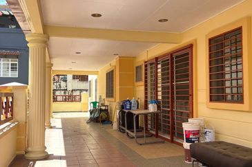 Taman Pinggiran Putra