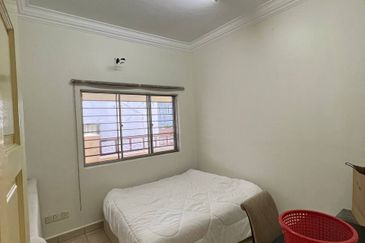 Taman Pinggiran Putra