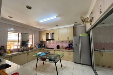 Taman Pinggiran Putra